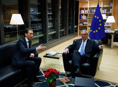 Am 19. Dezember 2017 traf Bundeskanzler Sebastian Kurz (l.) im Rahmen seines Besuches in Brüssel den Präsidenten der Europäischen Kommission Jean-Claude Juncker (r.) zu einem Gespräch.