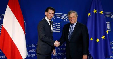 Am 20. Dezember 2017 traf Bundeskanzler Sebastian Kurz (l.) im Rahmen seines Besuches in Brüssel den Präsidenten des Europäischen Parlamentes Antonio Tajani (r.) zu einem Gespräch.