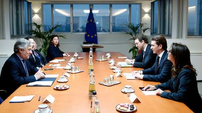 Am 20. Dezember 2017 traf Bundeskanzler Sebastian Kurz (r.) im Rahmen seines Besuches in Brüssel den Präsidenten des Europäischen Parlamentes Antonio Tajani (l.) zu einem Gespräch.