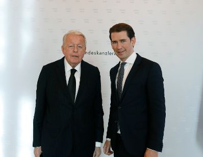 Am 28. November 2018 traf Bundeskanzler Sebastian Kurz (r.) den ehemaligen Bundeskanzler Franz Vranitzky (l.) zu einem Gespräch.