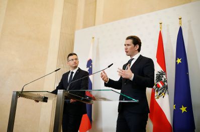 Am 5. Dezember 2018 empfing Bundeskanzler Sebastian Kurz (r.) den slowenischen Premierminister Marjan Šarec (l.) zu einem Gespräch. Im Bild bei der Pressekonferenz.
