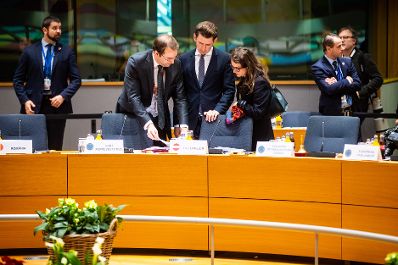 Am 13. Dezember 2018 setzte Bundeskanzler Sebastian Kurz (m.) seine Reise nach Brüssel anlässlich des EU-Gipfels fort. Im Bild beim Europäischen Rat.