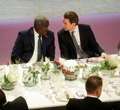 Am 17. Dezember 2018 begann das "Hochrangige Forum Afrika‑Europa". Im Bild Bundeskanzler Sebastian Kurz (r.) beim Abendempfang in der Spanischen Hofreitschule.