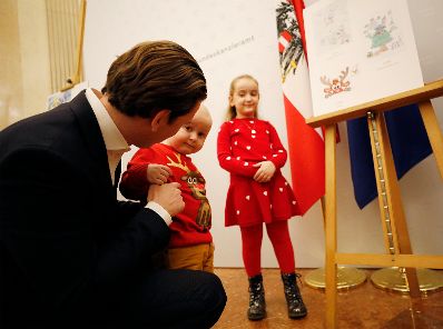 Am 17. Dezember 2018 empfing Bundeskanzler Sebastian Kurz (l.) Kinder der Ronald McDonald Kinderhilfe im Bundeskanzleramt.