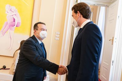 Am 11. Juni 2021 empfing Bundeskanzler Sebastian Kurz (r.) den serbischer Parlamentspräsident Ivica Dačić (l.) zu einem Arbeitsgespräch.