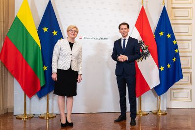 Am 11. Juni 2021 empfing Bundeskanzler Sebastian Kurz (r.) die Premierministerin der Republik Litauen Ingrida Šimonytė (l.) zu einem Arbeitsgespräch.