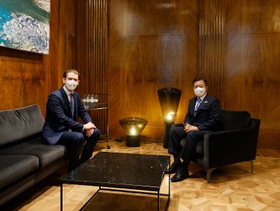 Am 14. Juni 2021 empfing Bundeskanzler Sebastian Kurz (l.) den südkoreanischen Präsidenten Moon Jae-in (r.) zu einem Arbeitsgespräch.