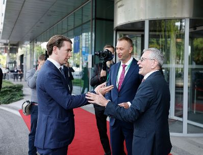 Am 15. Juni 2021 nahm Bundeskanzler Sebastian Kurz (l.) im Rahmen seines Arbeitsbesuchs in Bratislava am Globsec 2021 - Bratislava Forum teil.