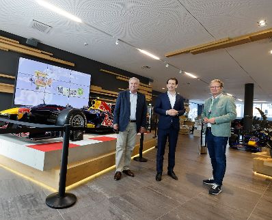 Am 27. Juni 2021 besuchte Bundeskanzler Sebastian Kurz (m.) den Formel 1 Grand Prix Austria in Spielberg. Im Bild mit Landeshauptmann Herbert Schützenhöfer (l.) und Landesrat Christopher Drexler (r.).