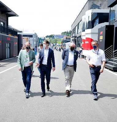 Am 27. Juni 2021 besuchte Bundeskanzler Sebastian Kurz (m.l.) den Formel 1 Grand Prix Austria in Spielberg. Im Bild mit Landeshauptmann Herbert Schützenhöfer (m.r.) und Landesrat Christopher Drexler (l.).