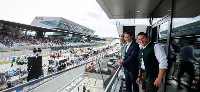 Am 27. Juni 2021 besuchte Bundeskanzler Sebastian Kurz (l.) den Formel 1 Grand Prix Austria in Spielberg. Im Bild mit Andreas Gabalier (r.).