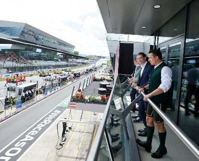Am 27. Juni 2021 besuchte Bundeskanzler Sebastian Kurz (l.) den Formel 1 Grand Prix Austria in Spielberg. Im Bild mit Andreas Gabalier (r.).