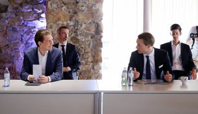 Am 28. Juli 2021 fand der Sommerministerrat der Österreichischen Bundesregierung statt. Im Bild Bundeskanzler Sebastian Kurz (l.) mit Bundesminister Gernot Blümel (r.).