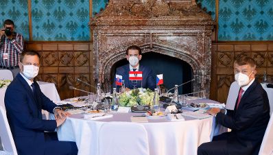 Am 7. September 2021 fand das „SLAVKOV-3 Treffen“ in Tschechien statt. Im Bild Bundeskanzler Sebastian Kurz (m.), der tschechische Ministerpräsident Andrej Babiš (r.) und der slowakische Ministerpräsident Igor Matoviè (l.).