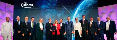 Am 17. September 2021 nahm Bundeskanzler Sebastian Kurz an der Eröffnung der neuen Infineon High-Tech-Chipfabrik teil.