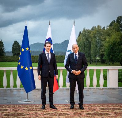 Am 5. Oktober 2021 nahm Bundeskanzler Sebastian Kurz (l.) am informellen Europäischen Rat in Slowenien teil. Im Bild mit dem Ministerpräsidenten von Slowenien Janez Janša (r.).