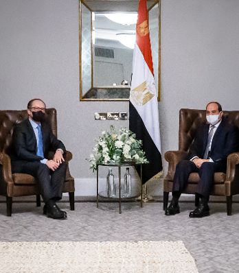 Am 31. Oktober 2021 nahm Bundeskanzler Alexander Schallenberg (l.) an der UN-Klimakonferenz 2021 in Glasgow teil. Im Bild mit dem ägyptischen Präsidenten Abd al-Fattah as-Sisi (r.).
