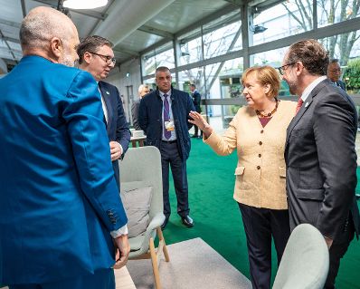 Am 1. November 2021 nahm Bundeskanzler Alexander Schallenberg (r.) an der UN-Klimakonferenz 2021 in Glasgow teil. Im Bild mit dem albanischer Ministerpräsidenten Edi Rama (l.), dem serbischer Präsident Aleksandar Vuèiæ (m.l.) und der deutschen Bundeskanzlerin Angela Merkel (m.r.).