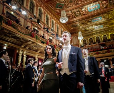 Am 24. Jänner 2019 besuchte Bundesminister Gernot Blümel (r.) gemeinsam mit Clivia Treidl (l.) den Ball der Wiener Philharmoniker.