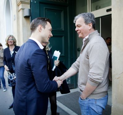Am 21. März 2019 reiste Bundesminister Gernot Blümel (l.) nach Paris. Im Bild mit Hans-Holger Albrecht (r.), CEO von Deezer.