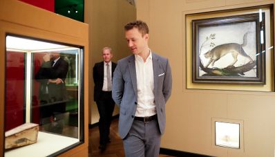 Am 5. November 2018 eröffnete Bundesminister Gernot Blümel (im Bild) die Ausstellung "Spitzmaus Mummy in a Coffin and other Treasures" im Kunsthistorischen Museum.
