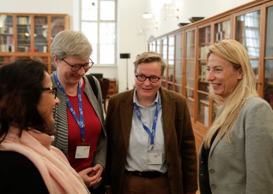 Am 15. Mai 2019 nahm Bundesministerin Juliane Bogner-Strauß (r.) am dritten Frauenvernetzungsfrühstück der Österreichischen Akademie der Wissenschaften teil.