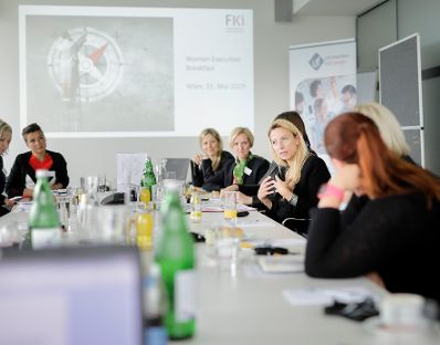Am 21. Mai 2019 nahm Bundesministerin Juliane Bogner-Strauß (3.v.r.) am Female Executive Breakfast teil.