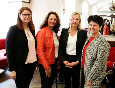 Am 15. Mai 2018 nahm Bundesministerin Juliane Boger-Strauß (m.r.) an einem Frühstück vom Businessnetzwerk "Frau im Fokus" teil.