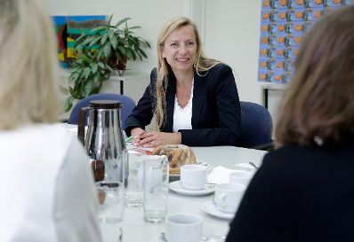 Am 15. Mai 2018 besuchte Bundesministerin Juliane Bogner-Strauß (im Bild) die Gleichbehandlungsanwaltschaft.
