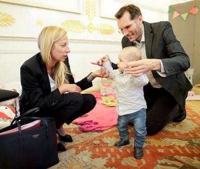 Am 15. Mai 2018 lud Bundesministerin Juliane Bogner-Strauß (l.) Mitarbeiter des Bundeskanzleramts zum einem Familienfest am Internationalen Tag der Familie.