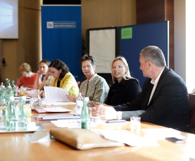 Am 16. Mai 2018 besuchte Bundesministerin Juliane Bogner-Strauß (2.v.r.) die Industriellenvereinigung in Wien.