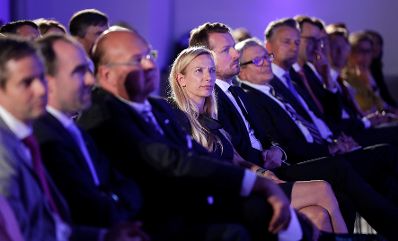 Am 23. Mai 2018 nahm Bundesministerin Juliane Bogner-Strauß an der Gala "Österreichs beste Familienunternehmen" teil.
