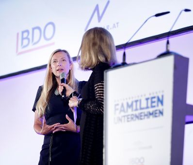 Am 23. Mai 2018 nahm Bundesministerin Juliane Bogner-Strauß (l.) an der Gala "Österreichs beste Familienunternehmen" teil.