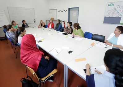 Am 24. Mai 2018 besuchte Bundesministerin Juliane Bogner-Strauß das abz*austria (Arbeit Bildung Zukunft).
