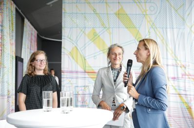 Am 13. Juni 2018 nahm Bundesministerin Juliane Bogner-Strauß (r.) am ÖBB Netzwerktreffen teil.