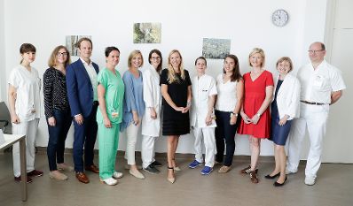 Am 2. Juli 2018 besuchte Bundesministerin Juliane Bogner-Strauß (m.) im Zuge eines Bundesländertags in Wien das St. Josef Krankenhaus.