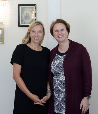 Am 2. Juli 2018 nahm Bundesministerin Juliane Bogner-Strauß (l.) im Zuge eines Bundesländertags in Wien an einem Lunch mit jungen Unternehmerinnen teil.