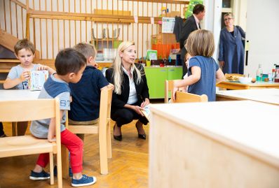 Am 31. August 2018 reiste Bundesministerin Juliane Bogner-Strauß (im Bild) im Zuge eines Bundesländertags in die Steiermark. Im Bild beim Besuch der betrieblichen Kinderbetreuung der Karl-Franzens-Universität Graz.
