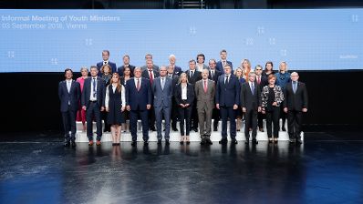 Am 3. September 2018 nahm Bundesministerin Juliane Bogner-Strauß (m.) an der Informellen Tagung der Jugendministerinnen und -minister teil.