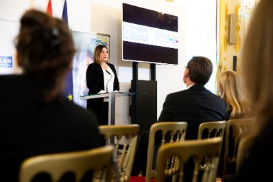 Am 8. Oktober 2018 überreichte Bundesministerin Juliane Bogner-Strauß den Medienpreis für Kinderrechte.
