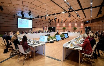 Am 12. Oktober 2018 nahm Bundesministerin Juliane Bogner-Strauß anlässlich des Österreichischen Vorsitzes im Rat der Europäischen Union an der Informellen Tagung der Gleichstellungsministerinnen und -minister teil.