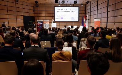 Am 8. November 2018 eröffnete Bundesministerin Juliane Bogner-Strauß (im Bild) die Eastern Partnership Youth Conference.