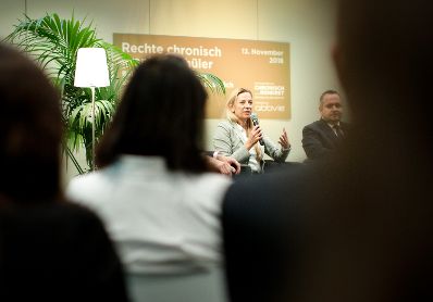 Am 13. November 2018 nahm Bundesministerin Juliane Bogner-Strauß (im Bild) an der Podiumsdiskussion „Rechte chronisch kranker Schüler“ teil.