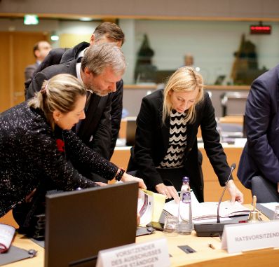 Am 26. November 2018 setzte Bundesministerin Juliane Bogner-Strauß (r.) ihre Reise nach Brüssel anlässlich des Formellen Jugendrates fort.
