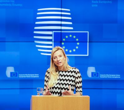 Am 26. November 2018 setzte Bundesministerin Juliane Bogner-Strauß ihre Reise nach Brüssel anlässlich des Formellen Jugendrates fort. Im Bild bei der Pressekonferenz.