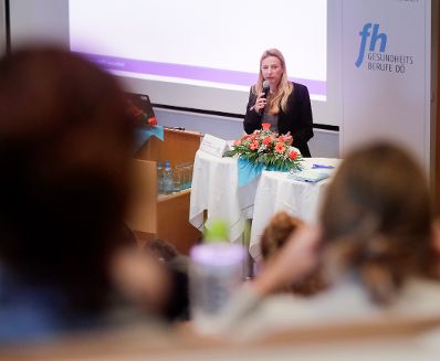 Am 30. November 2018 nahm Bundesministerin Juliane Bogner-Strauß (im Bild) an einer Diskussionsveranstaltung an der Fachhochschule für Gesundheitsberufe in Linz teil.