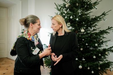 Am 4. Dezember 2018 fand die "Ladies Lounge" des Netzwerkes "Frau in der Wirtschaft" im Bundeskanzleramt statt. Im Bild Bundesministerin Juliane Bogner-Strauß (r.).
