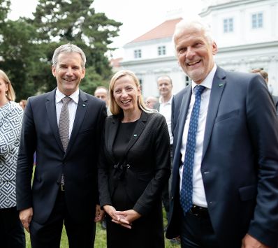 Am 25. Juni 2018 besuchte Bundesministerin Juliane Bogner-Strauß (m.) das Steirerfest in Wien. Im Bild mit Bundesminister Josef Moser (r.) und Bundesminister Hartwig Löger (l.).