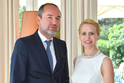 Am 29. Juli 2016 traf Kunst- und Kulturminister Thomas Drozda (l.) die liechtensteinische Regierungsrätin Aurelia C. K. Frick (r.) zuständig für das Ministerium für Äußeres, Bildung und Kultur zu einem bilateralen Gespräch in Salzburg.