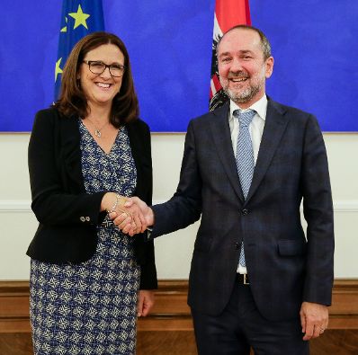 Am 14.September 2016 lud Kanzleramtsminister Thomas Drozda (r.) EU- Kommissarin Cecilia Malmström (l.) zu Hintergrundgesprächen ins Palais Dietrichstein.
